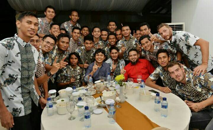 JK Jamu PSM Makassar Makan Malam