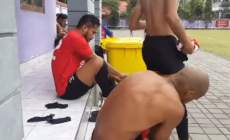 Zulham Zamrun Ikut Latihan Bersama PSM di Bali