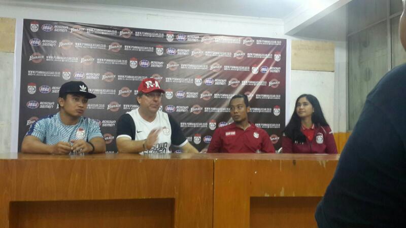 Ditahan Persipura, Boaz Manfaatkan Blunder Rivky