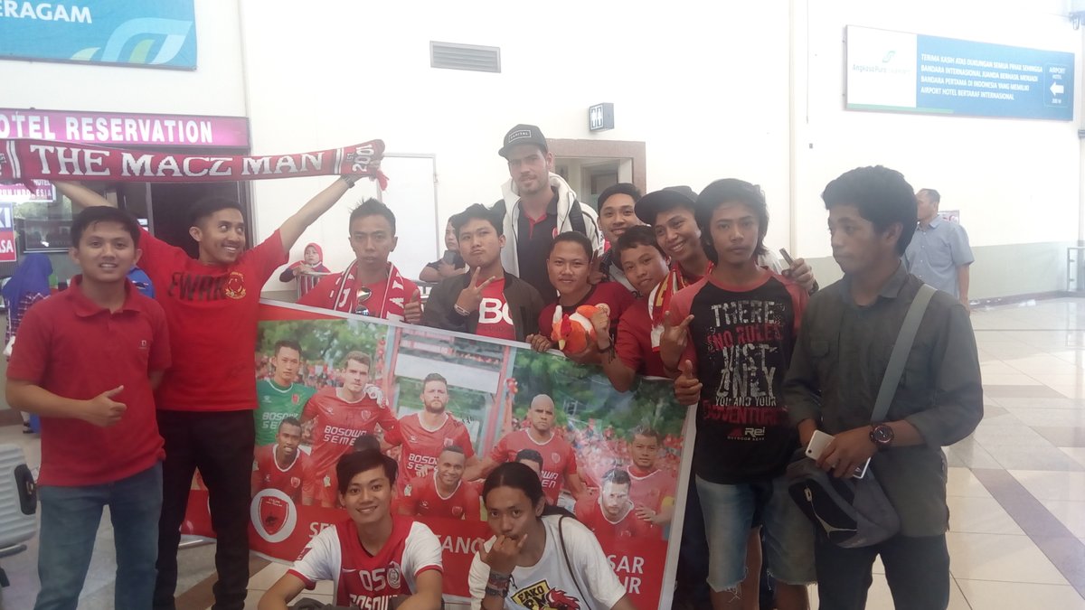 PSM Dijemput The Macz Man di Bandara Juanda